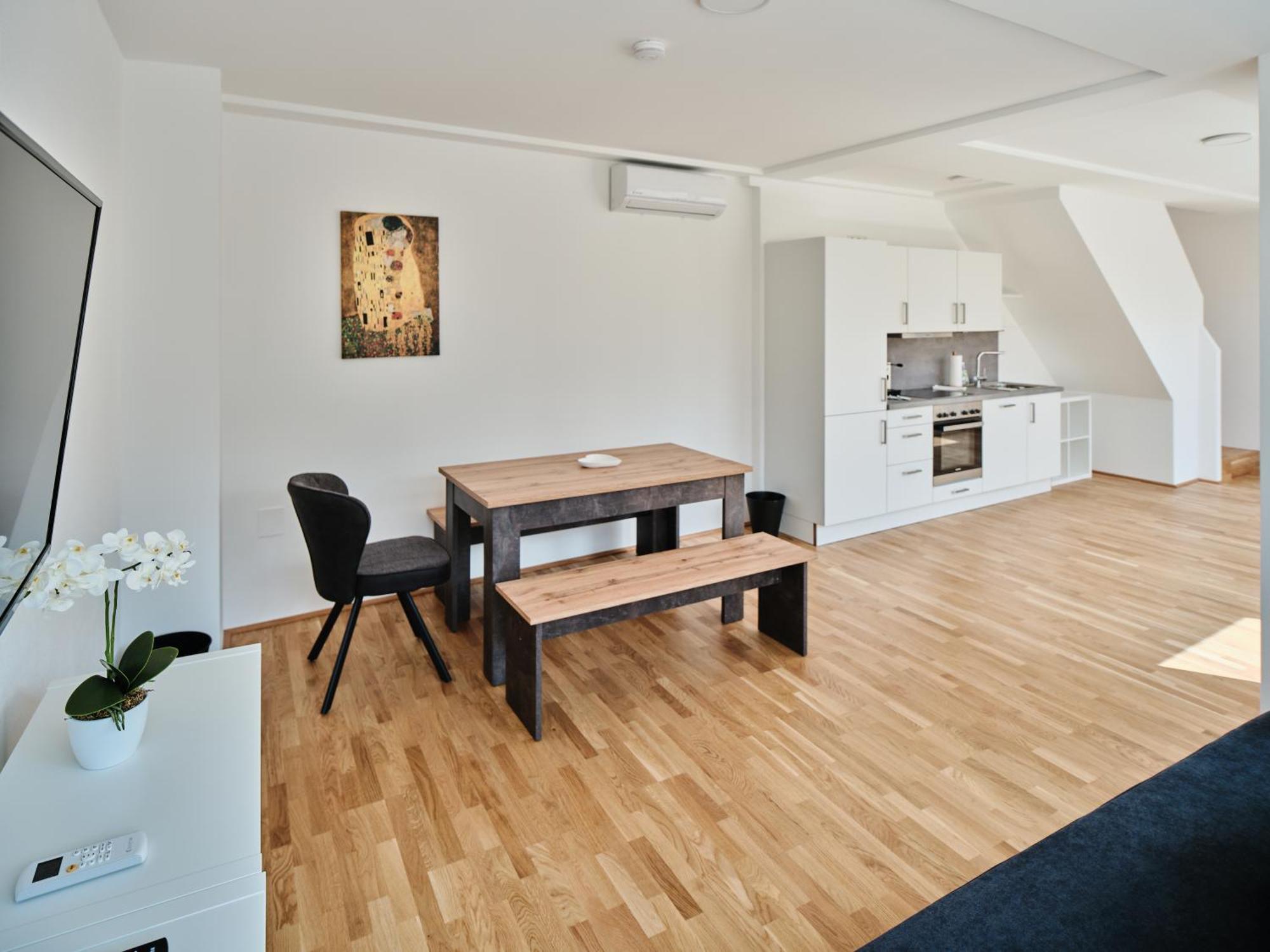 Next To Schoenbrunnpalace Close To Public Transport - Myschoenbrunn